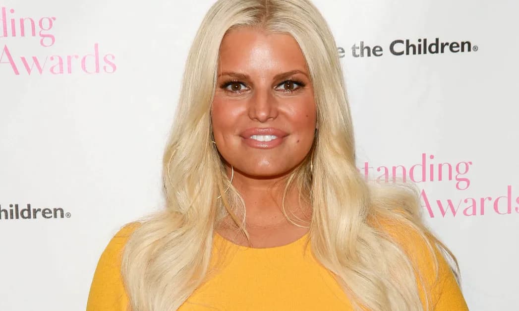 Wow - this is what Jessica Simpson looks like these days