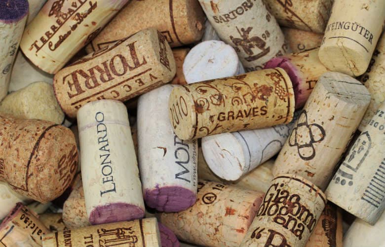 6 x cool things you can do with the corks from wine bottles