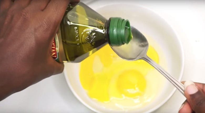 This is why you should rub egg in your hair every week