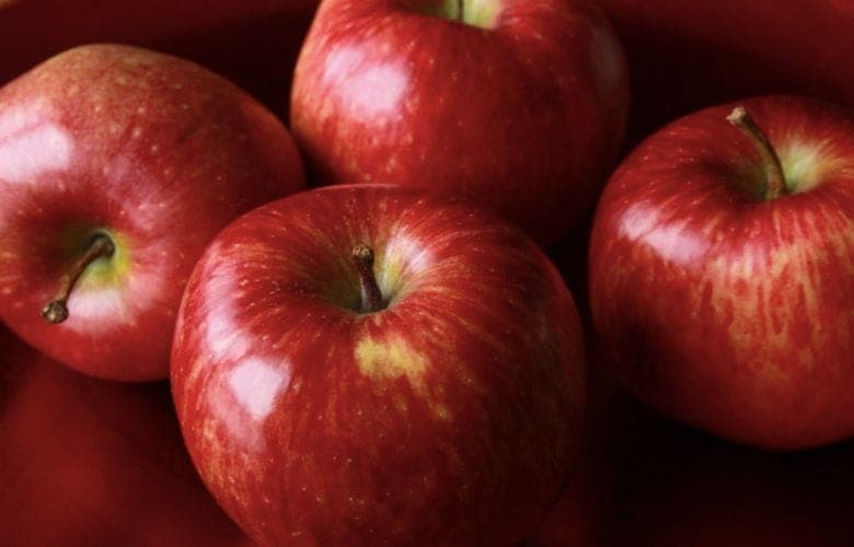 This is what happens to your body if you eat an apple every day!