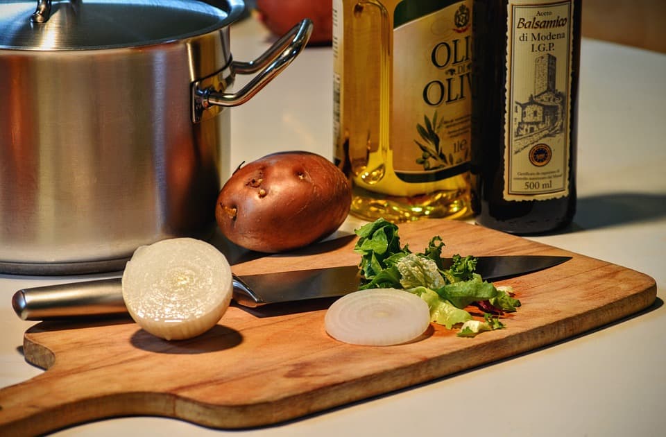 Do you keep your olive oil right next to the stove? THIS is why you really shouldn't do that!