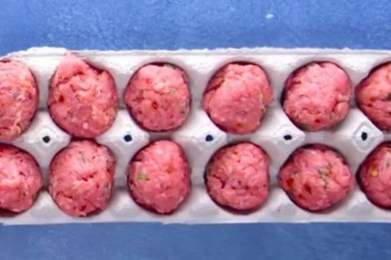 Roasting meatballs in an egg box? This is why!