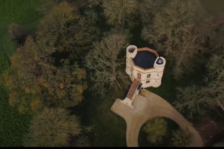 Architect transforms castle ruins into a beautiful house